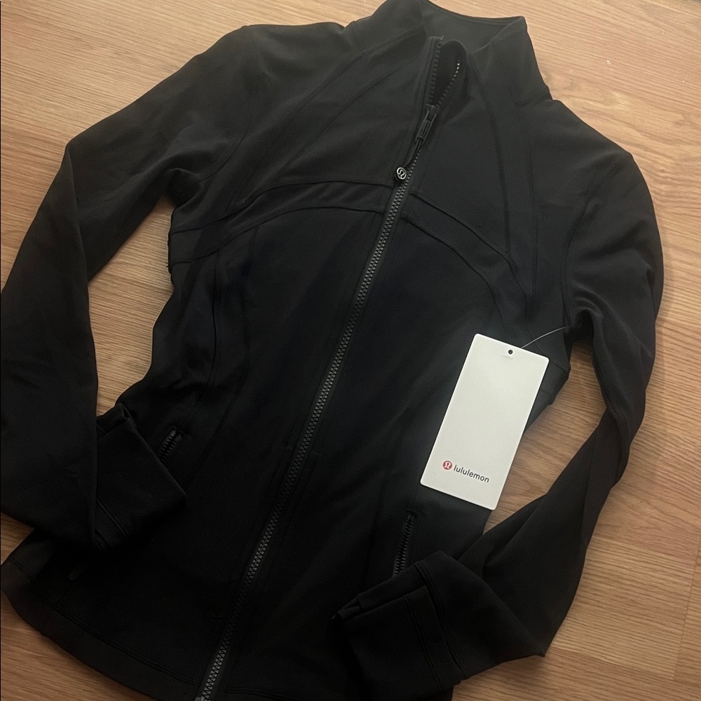 VIRAL🚨NWT LULULEMON DEFINE JACKET NULU 🚨
